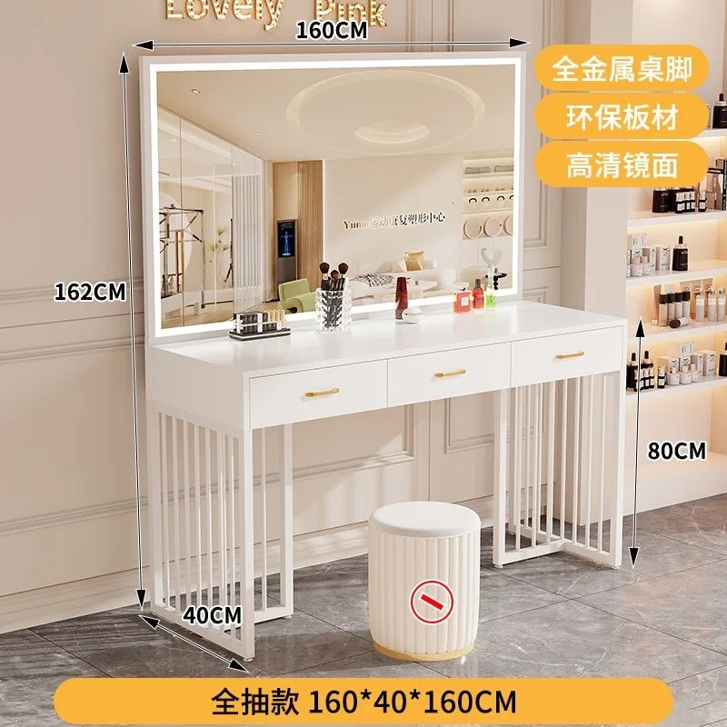 Beauty And Makeup Studio - Table de maquillage moderne avec lampe