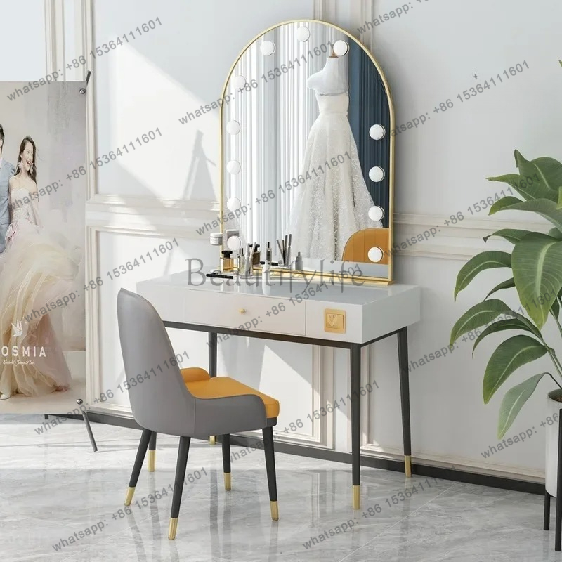 Beauty And Makeup Studio - Table de maquillage miroir à lampe