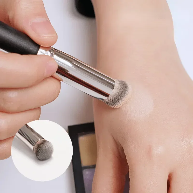 Pinceau correcteur de fond de  - Huda Beauty Makeup Brush Set avis et prix