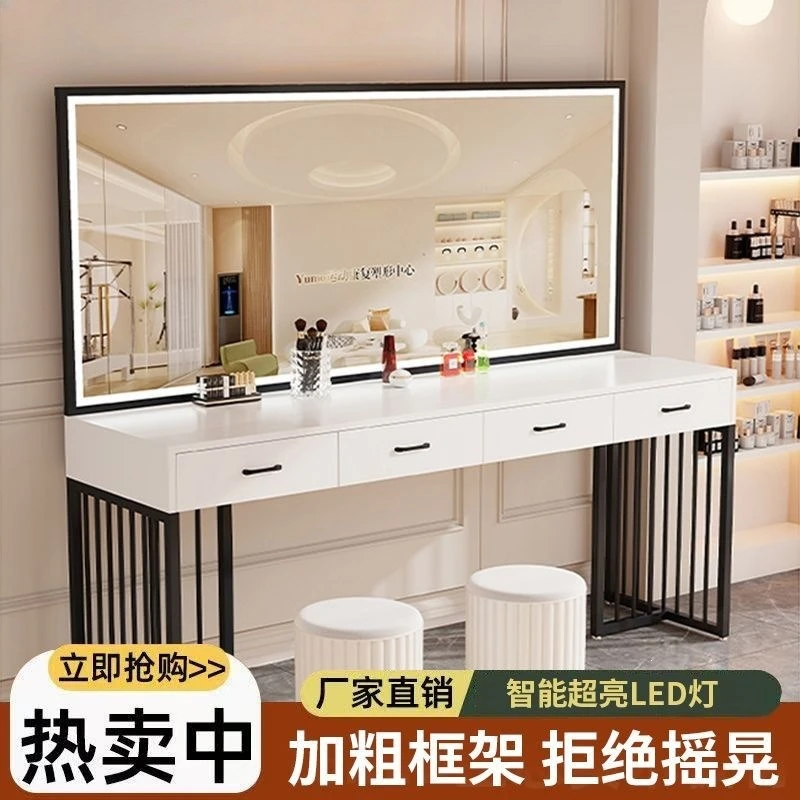 Table de maquillage moderne av - Beauty And Makeup Studio avis et prix