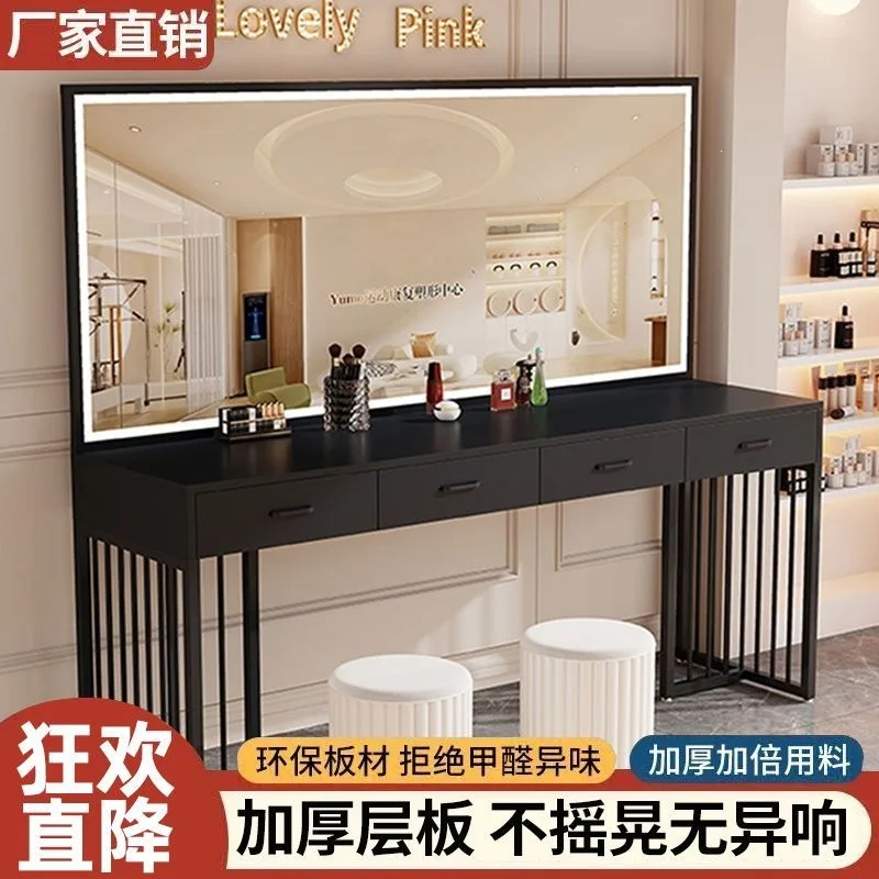Table de maquillage moderne av - Beauty And Makeup Studio avis et prix