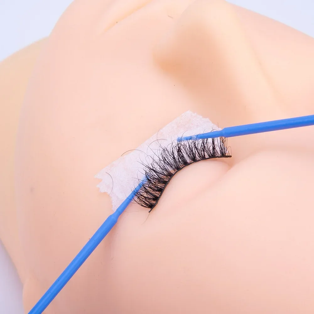 Brosse de nettoyage de cils, 1 - Beauty Makeup & D Anime Studio Vega Baja avis et prix