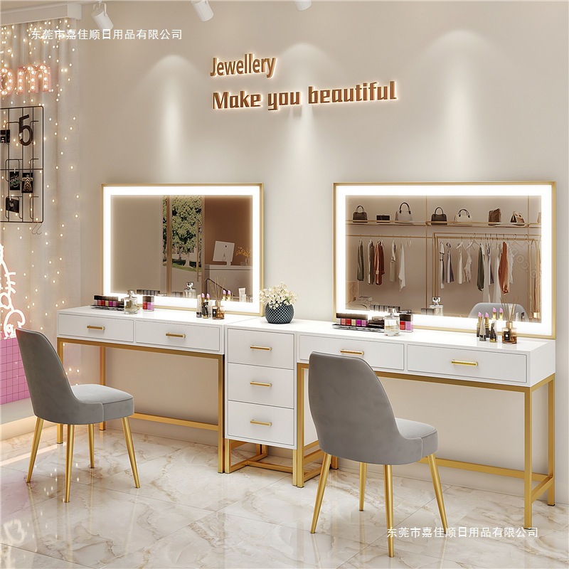 Nail art maquilleur studio pro - Beauty And Makeup Studio avis et prix